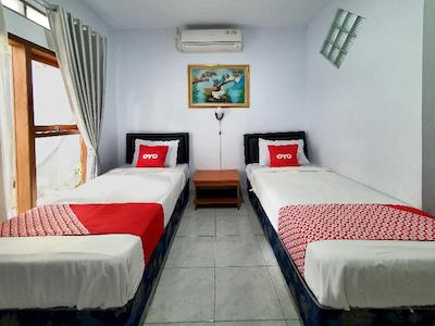 OYO 569 Cigadung Guest House