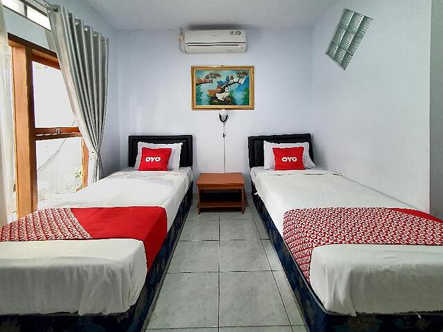 OYO 569 Cigadung Guest House