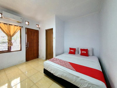 OYO 569 Cigadung Guest House