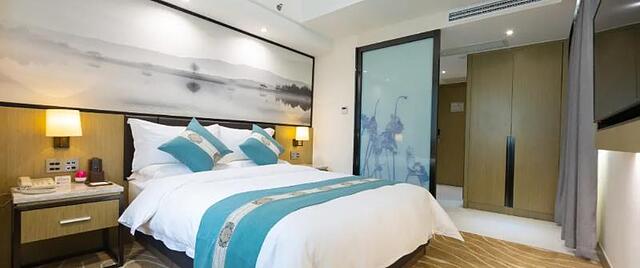 WORLD HOTEL (JINAN GAOXIN AOTI)
