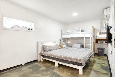 JUN GUESTHOUSE HONGDAE