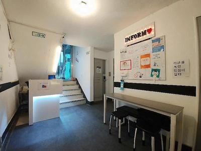 JUN GUESTHOUSE HONGDAE