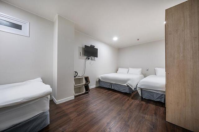 MAYONE HOTEL