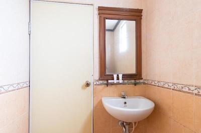 Oyo 487 Gajah Mada Hotel