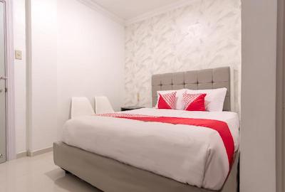 Oyo 487 Gajah Mada Hotel