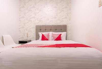 Oyo 487 Gajah Mada Hotel