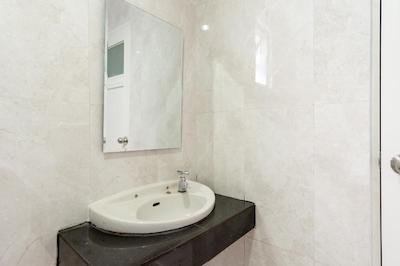 Oyo 487 Gajah Mada Hotel