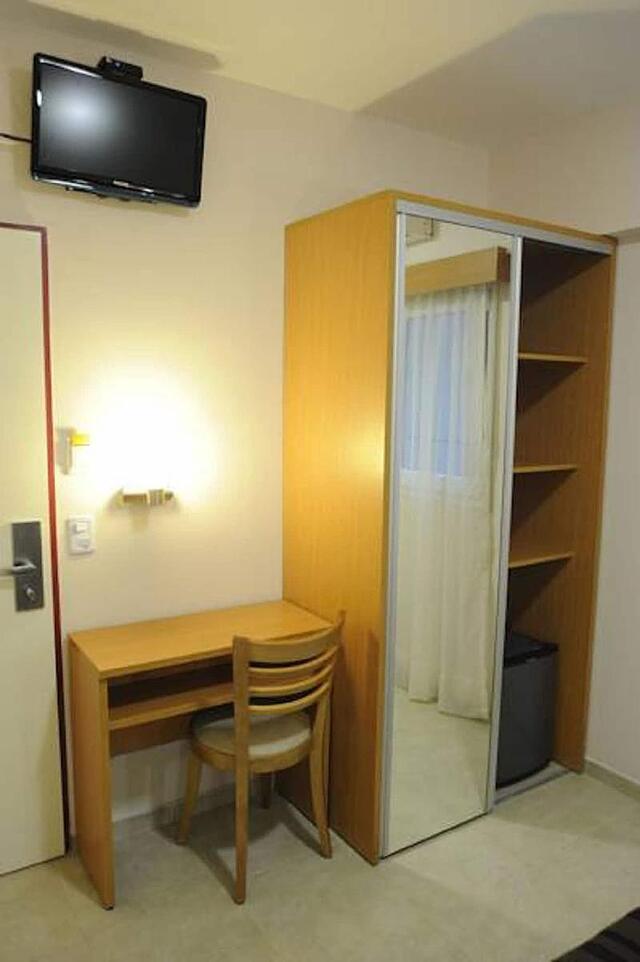 Hotel Osam