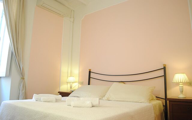 DREAMING NAVONA ROOMS