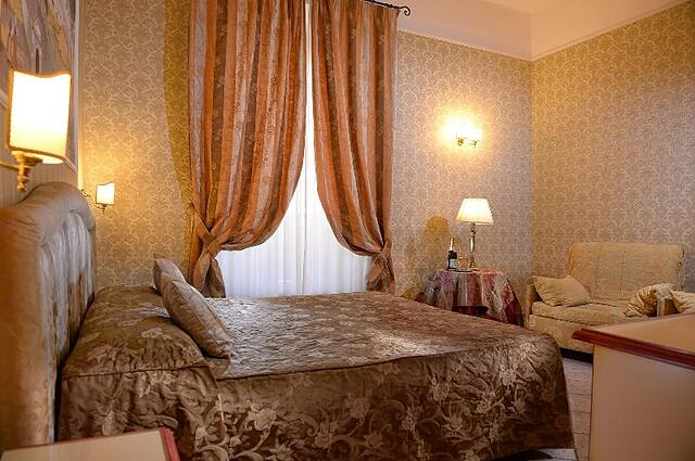 Hotel Golden
