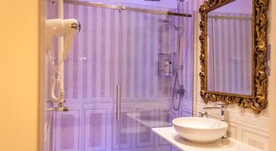 Impero Vaticano Suites Guest House