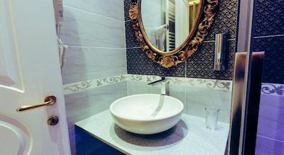 Impero Vaticano Suites Guest House