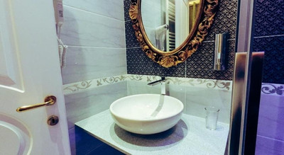 Impero Vaticano Suites Guest House