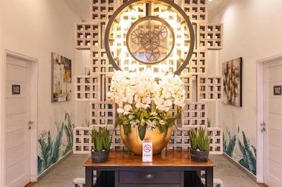 RedDoorz Premium near Centre Point Mall Medan