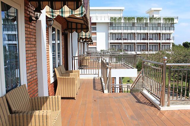 Thongs Inn Kualanamu