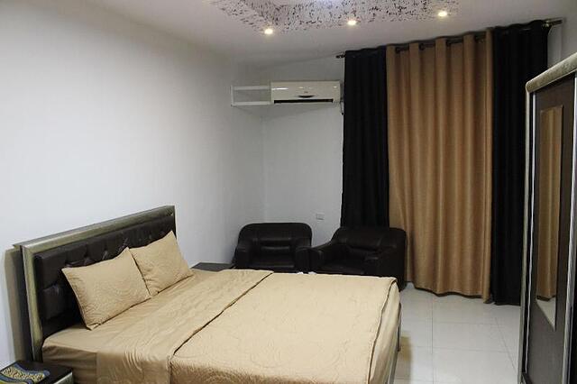 Sara Crown Hotel