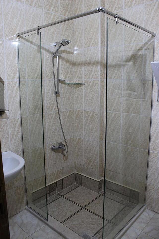 Sara Crown Hotel