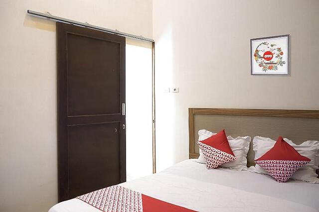 Oyo 1283 Guest House Loemajan