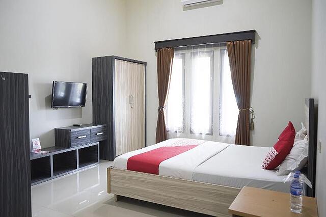 Oyo 1283 Guest House Loemajan