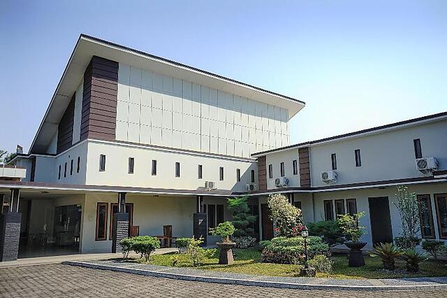 Oyo 1283 Guest House Loemajan