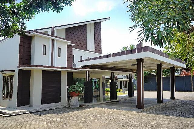 Oyo 1283 Guest House Loemajan