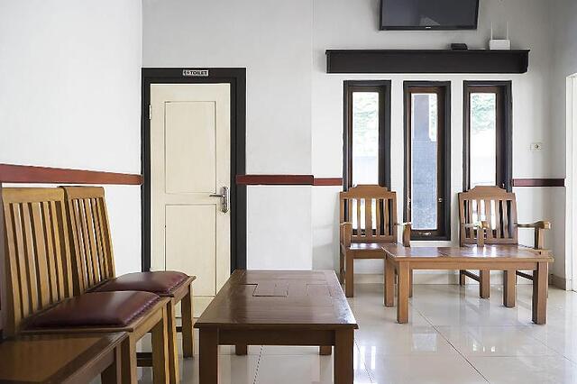 Oyo 1283 Guest House Loemajan