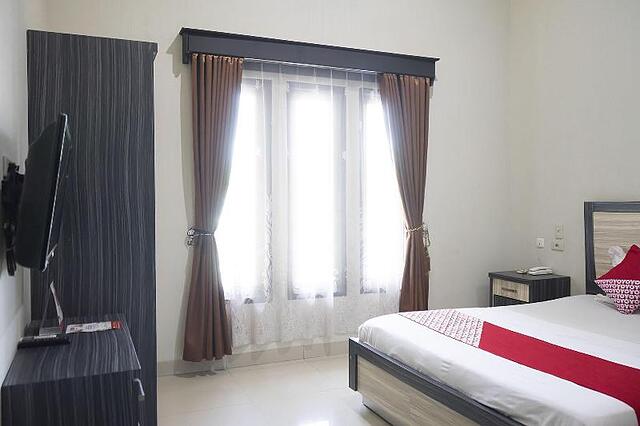 Oyo 1283 Guest House Loemajan