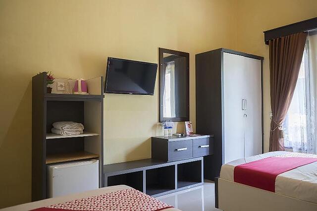 Oyo 1283 Guest House Loemajan
