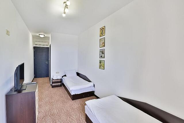Hotel Champion