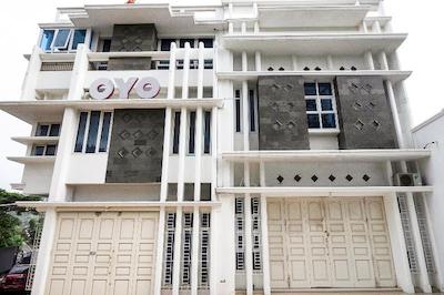 OYO 716 Iciw Iciw Exclusive Homestay