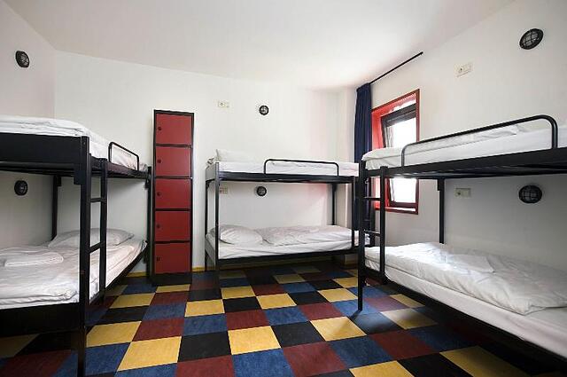Bud Gett Hostels