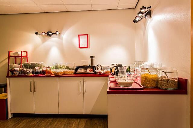 Bud Gett Hostels