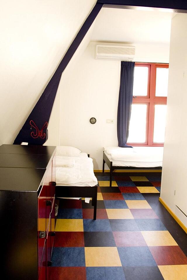 Bud Gett Hostels
