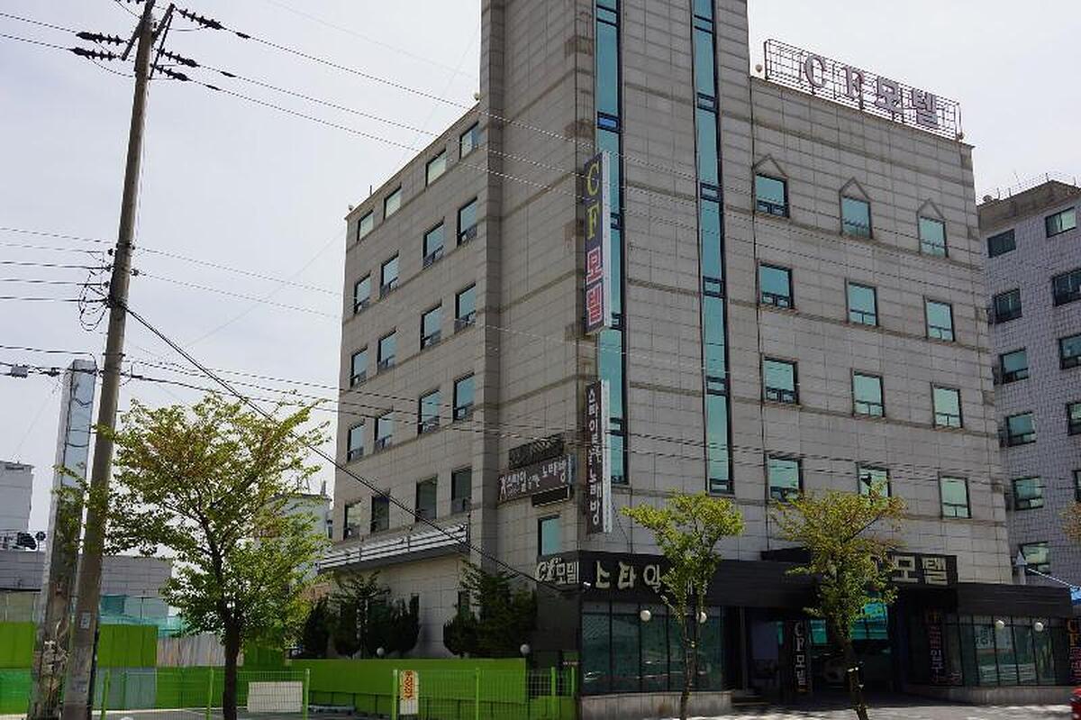 Cf Motel