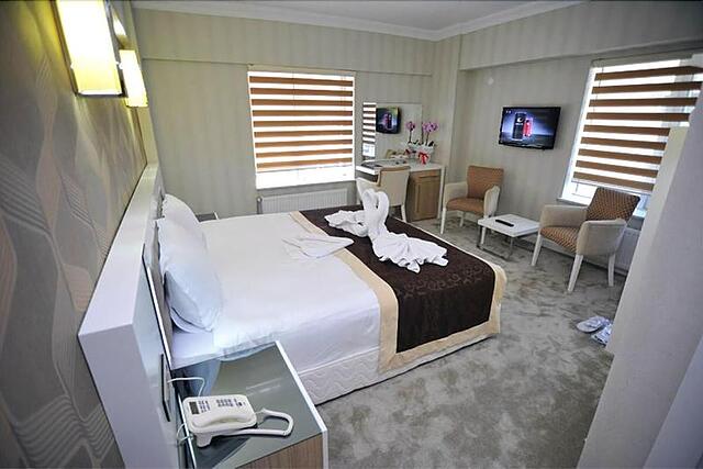 Kast Mahall Hotel