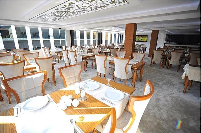 Kast Mahall Hotel