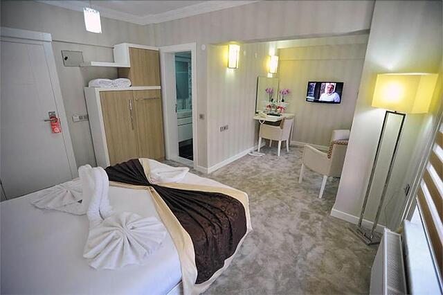 Kast Mahall Hotel