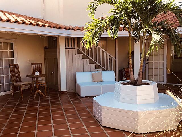 Karibu Aruba Boutique Hotel