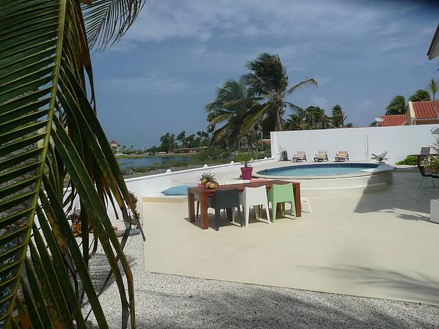 Karibu Aruba Boutique Hotel