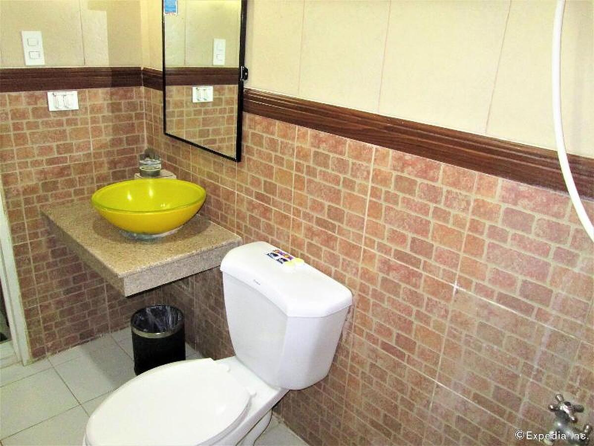 Stonestown Suites
