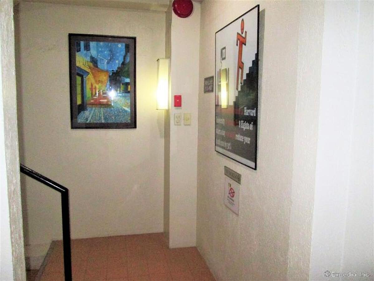 Stonestown Suites
