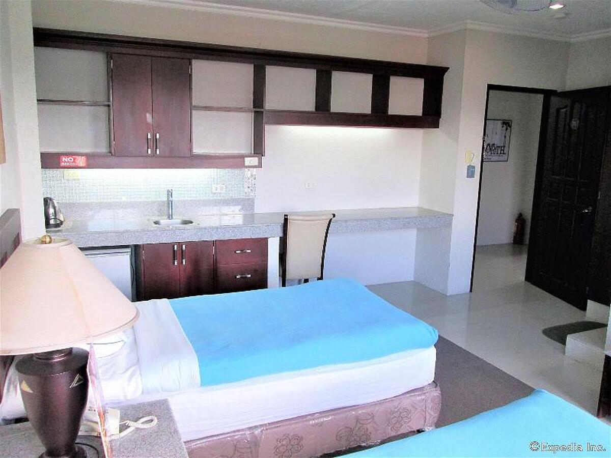 Stonestown Suites