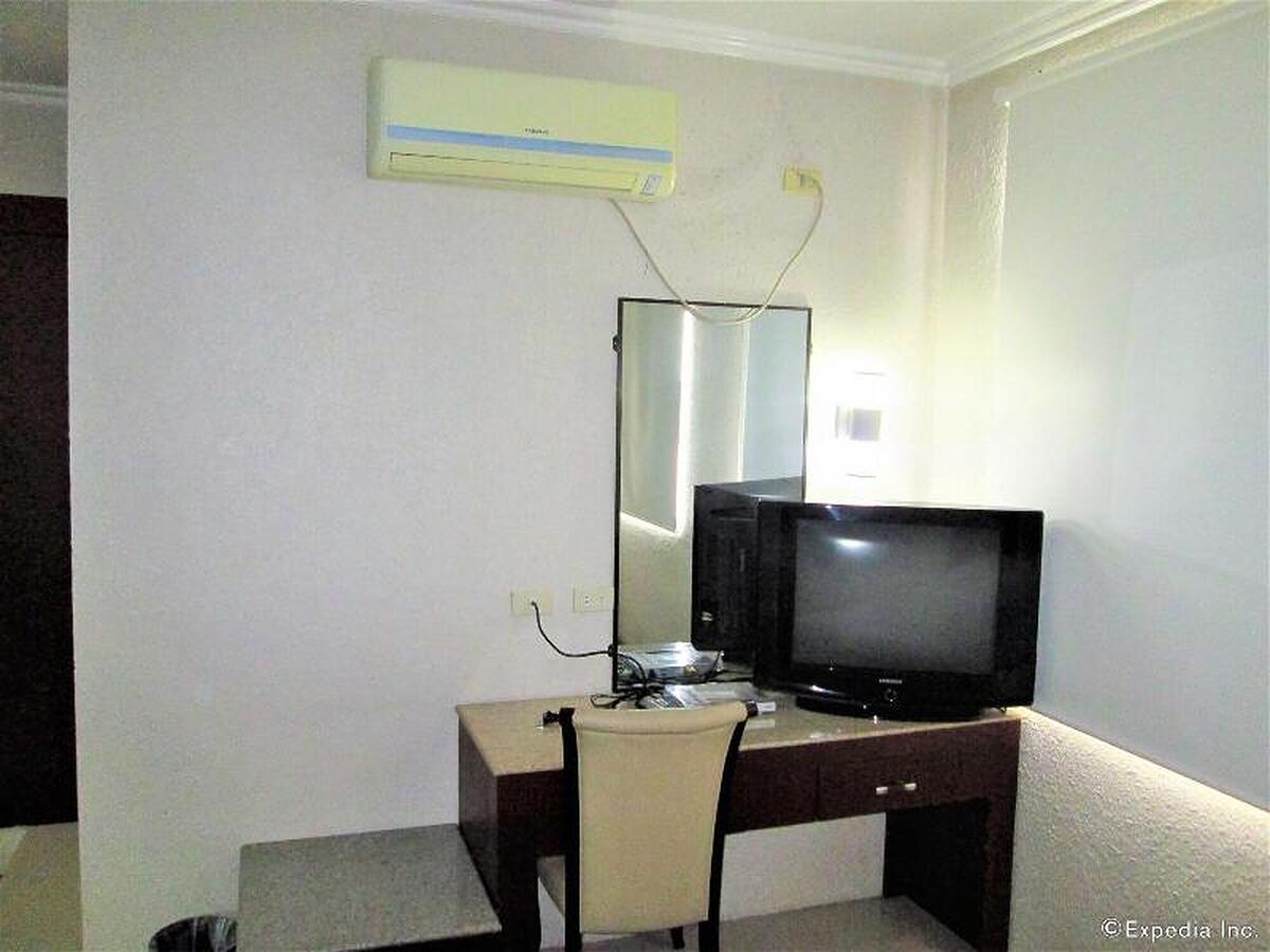 Stonestown Suites