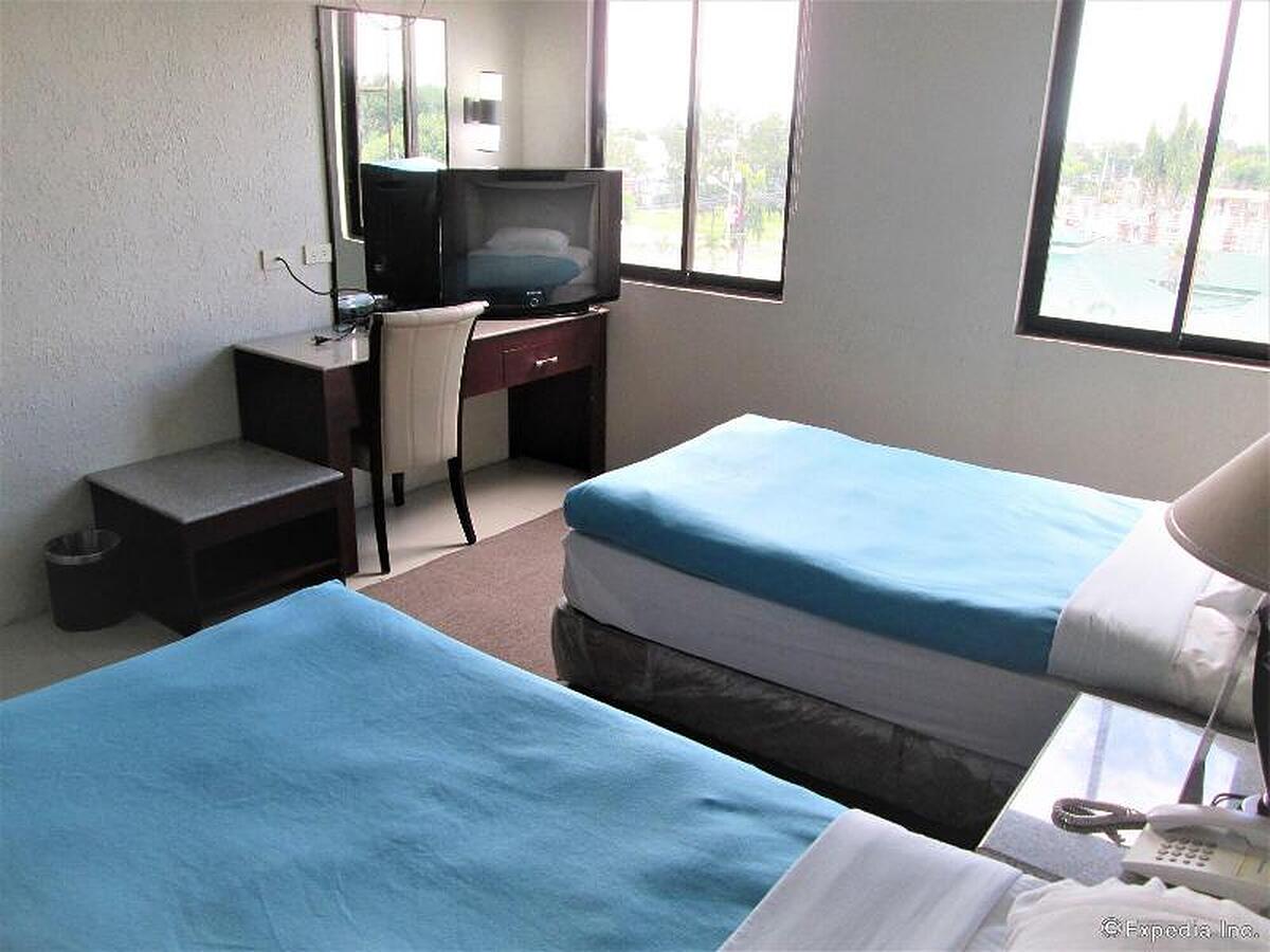 Stonestown Suites