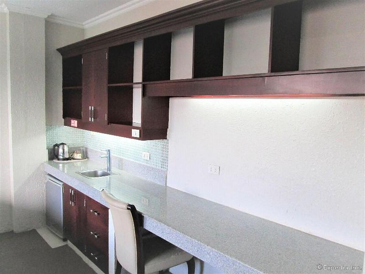 Stonestown Suites