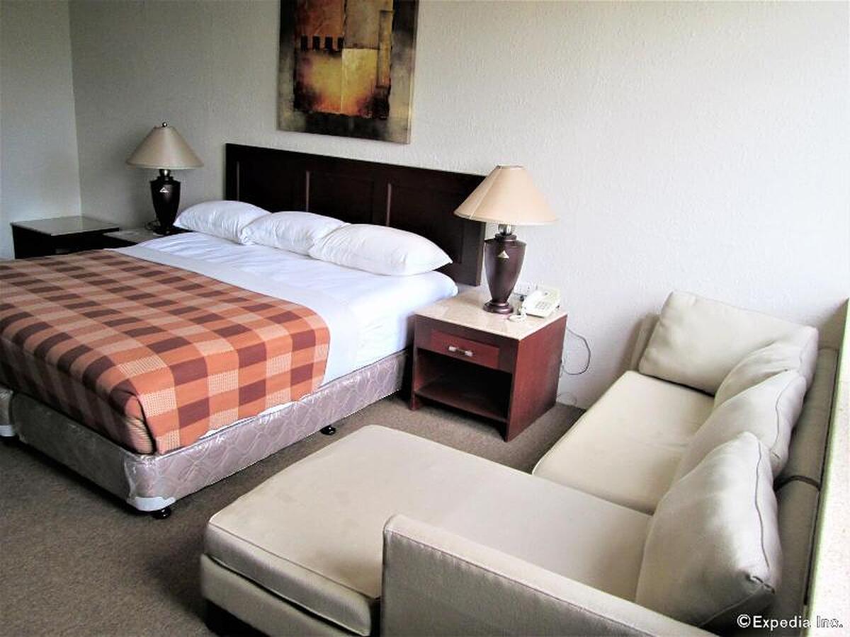 Stonestown Suites