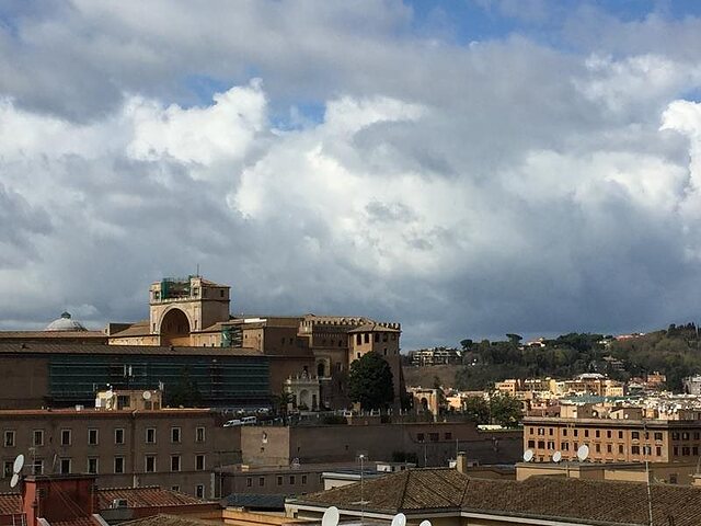 VATICAN STYLE