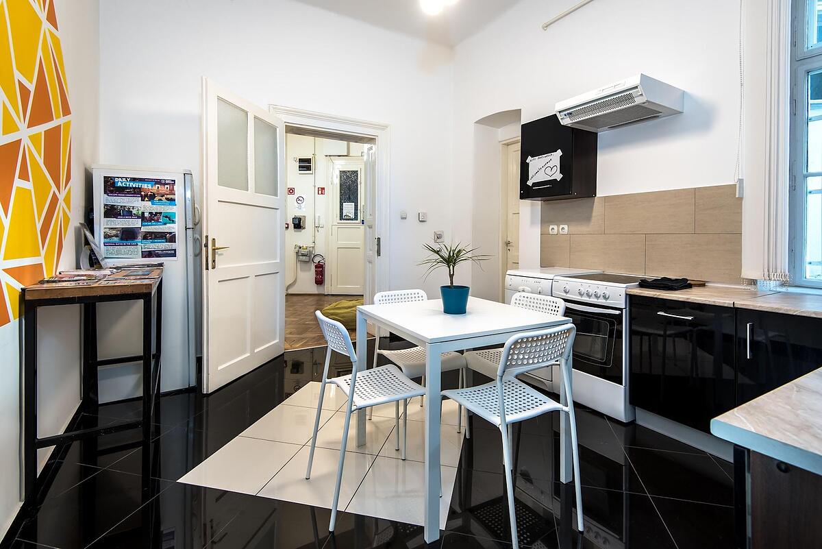 Avenue Hostel