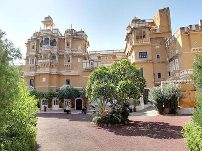 Deogarh Mahal