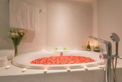 ای-وان د رویال کروز هتل پاتایا